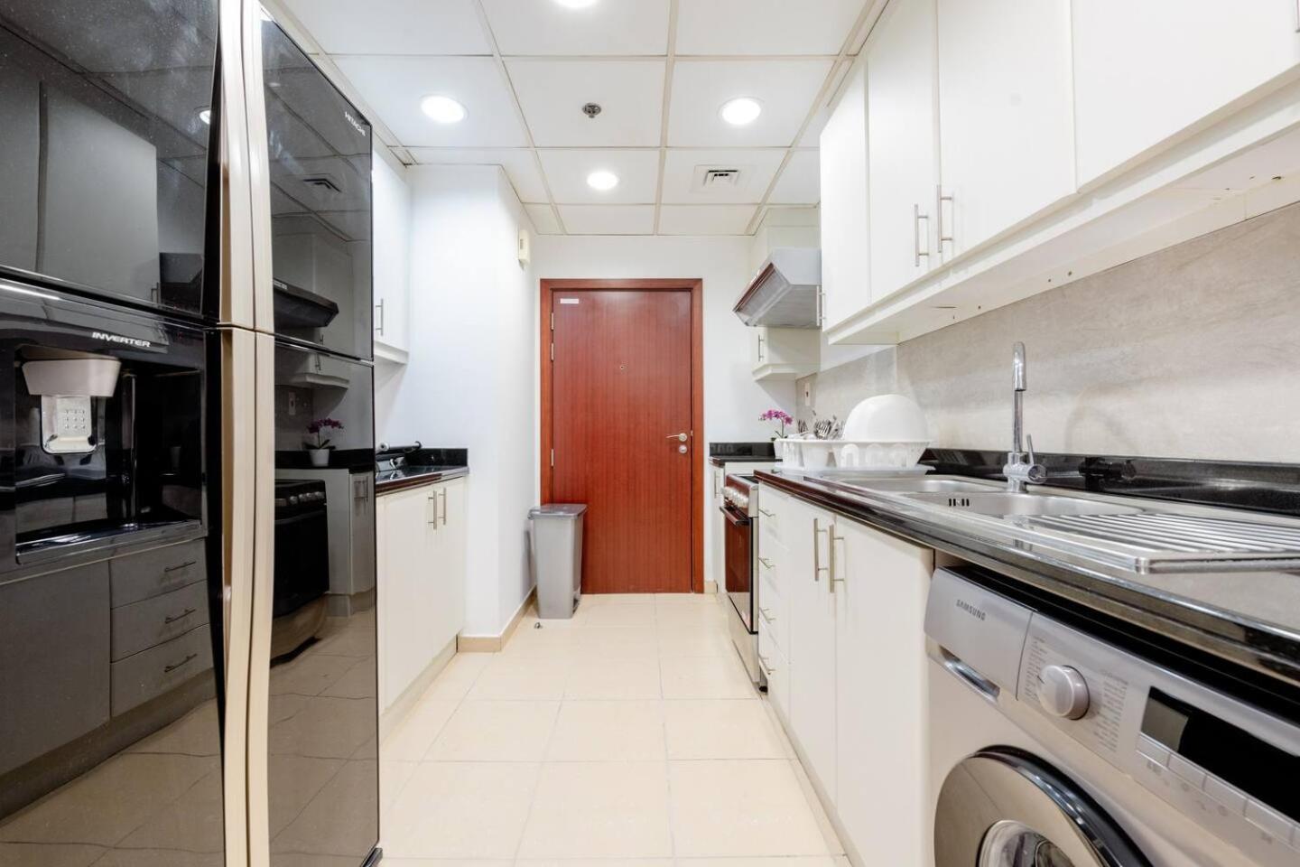 Moonlight Hostel Jbr - 2Min Walk To Jbr Beach - Gym - 2Min Metro Station - Poll Dubaj Kültér fotó