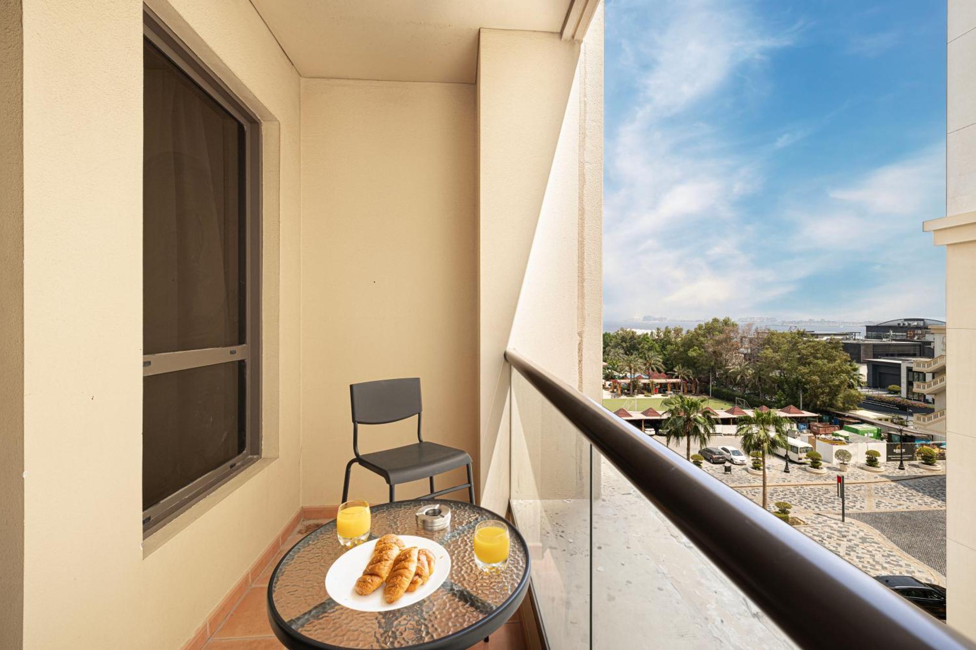 Moonlight Hostel Jbr - 2Min Walk To Jbr Beach - Gym - 2Min Metro Station - Poll Dubaj Kültér fotó